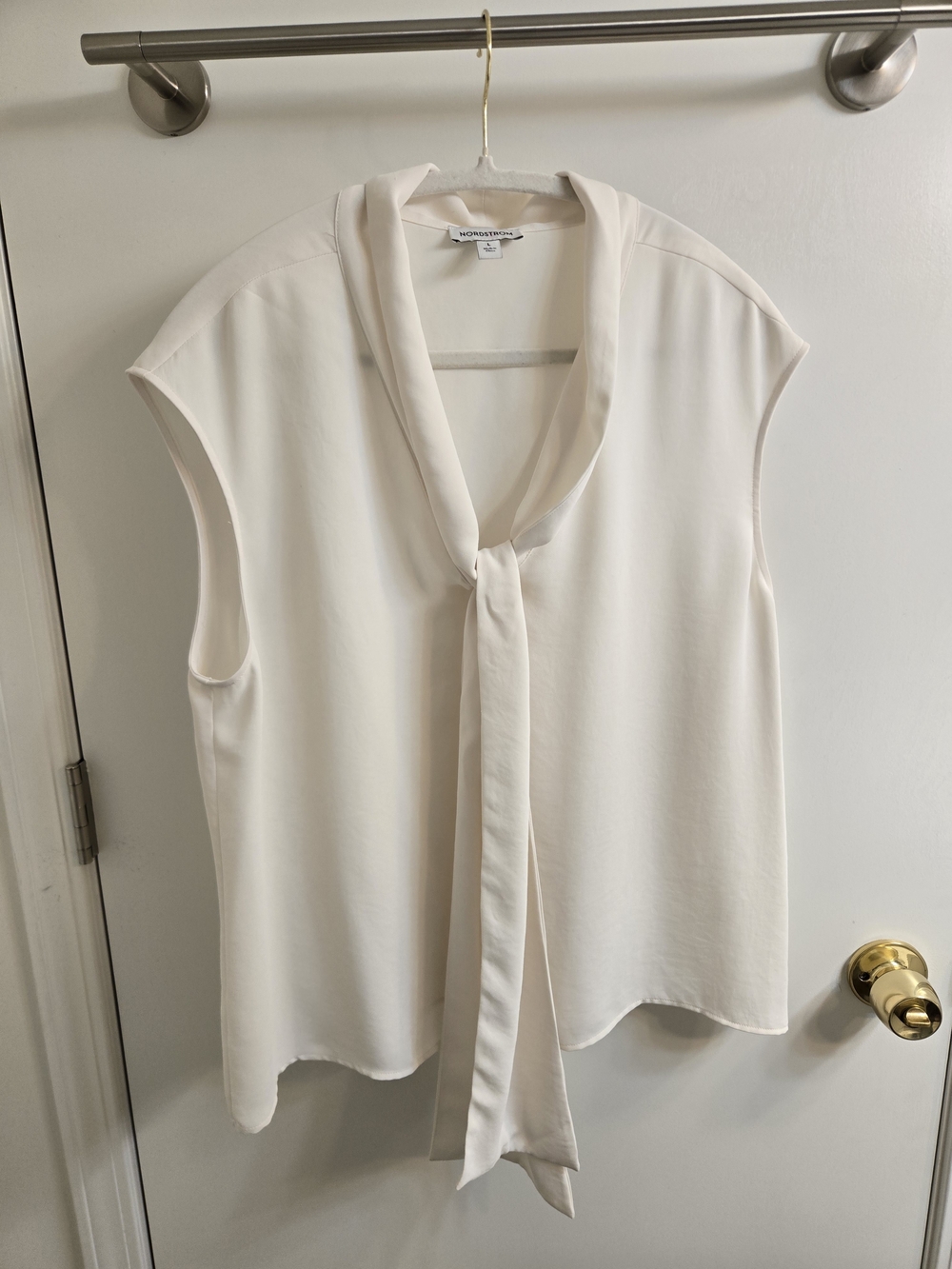 Nordstrom Cream Tie-Neck Sleeveless Blouse Size L